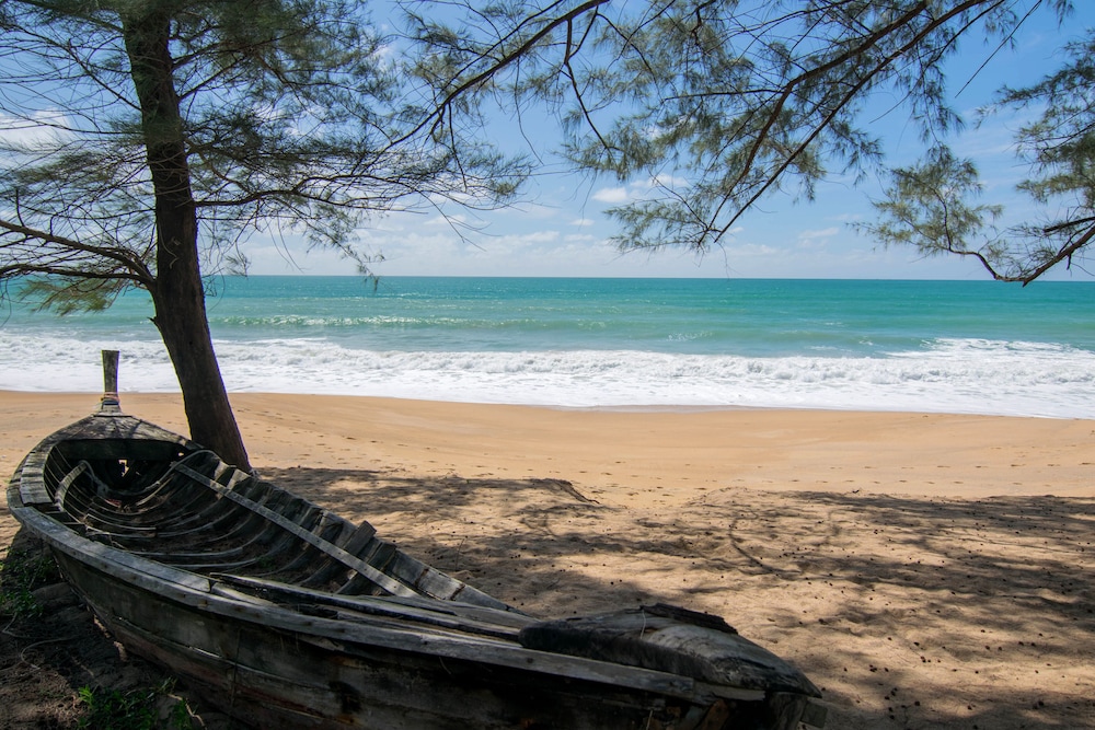 Khao beach. Май Кхао Пхукет. Sala Phuket mai Khao Beach Resort. Пхукет в мае. Пляж май Кхао Пхукет.