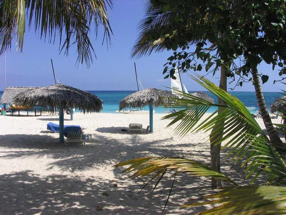 Когда лучше отдыхать на кубе по месяцам. Карибское море Куба курорты.