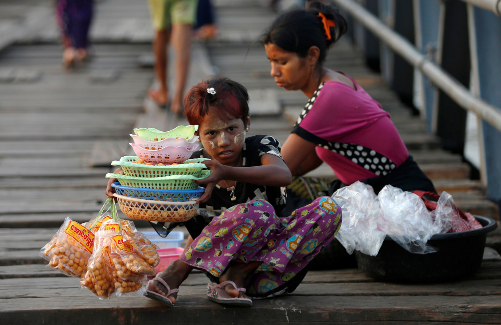 Мьянма жители