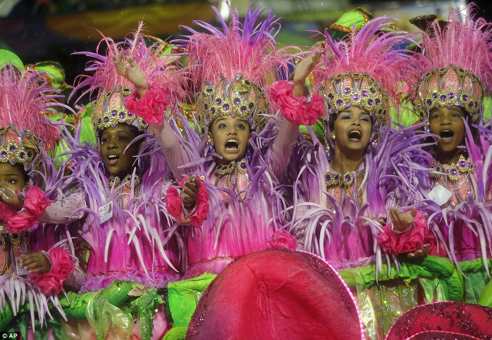 Самба дети Бразилия. Карнавал в Бразилии. Дети на карнавале в Бразилии. Марди гра Бразилия. Life in rio brazilian