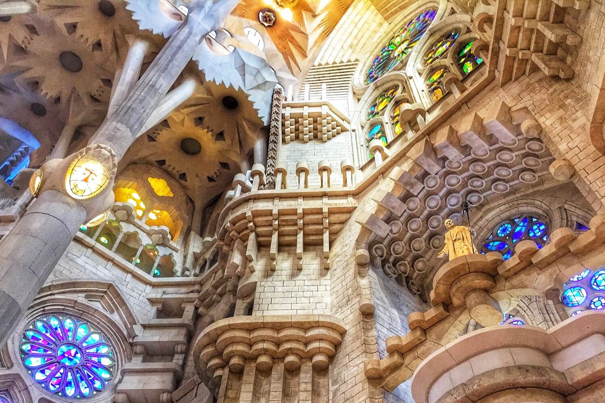 Барселона Архитектор Антонио Гауди храм