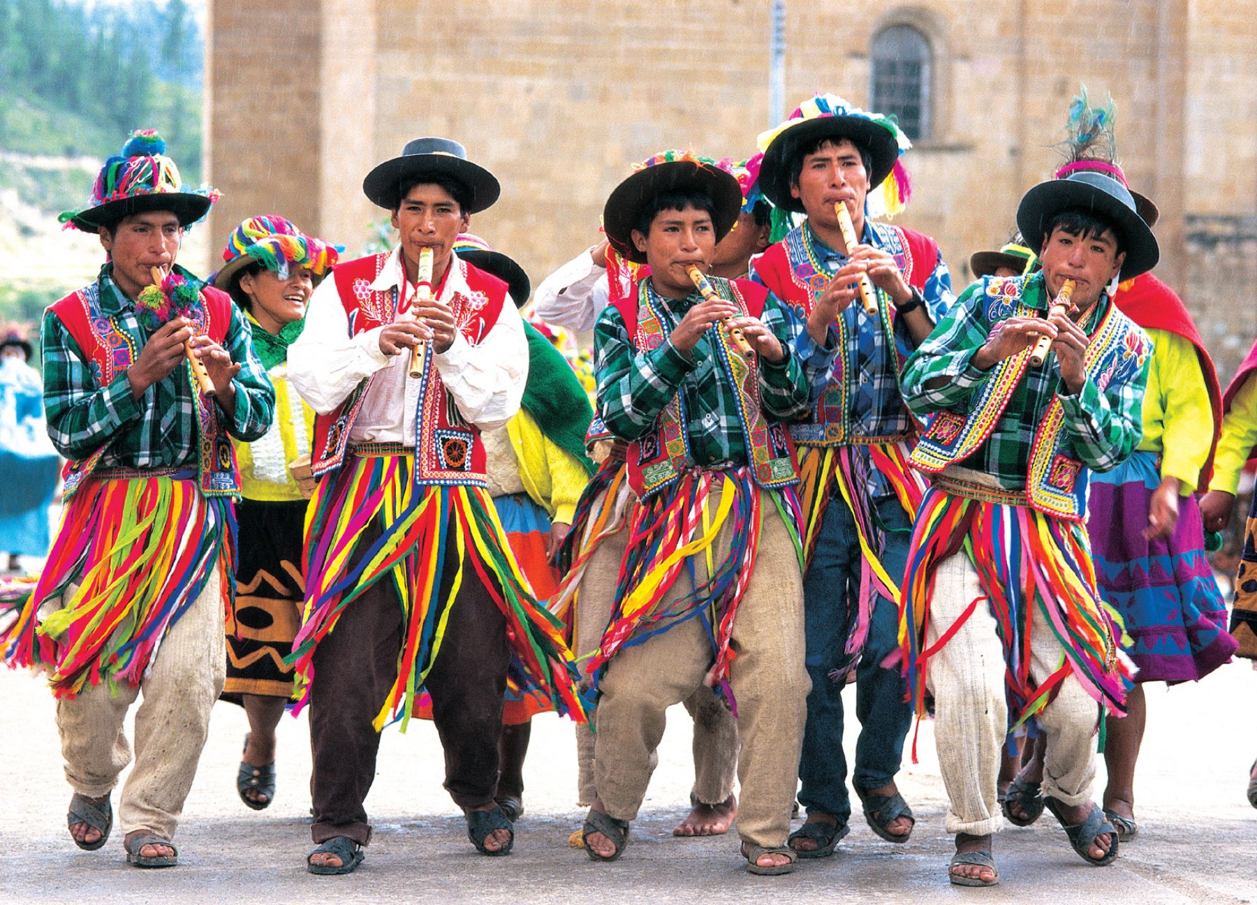 Пестрый народ. Население Перу перуанцы. Креолы в Перу. Чили жители чилийцы. Боливия кечуа.